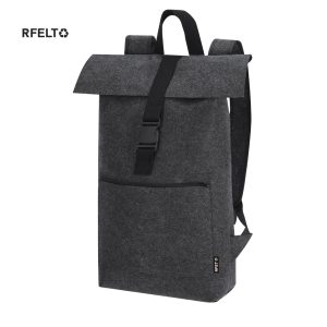 Alternative view of Mochila Magar